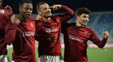 طرد مبكر.. تعادل سلبي يحسم الشوط الأول بين بيراميدز وسيراميكا كليوباترا بالدوري المصري